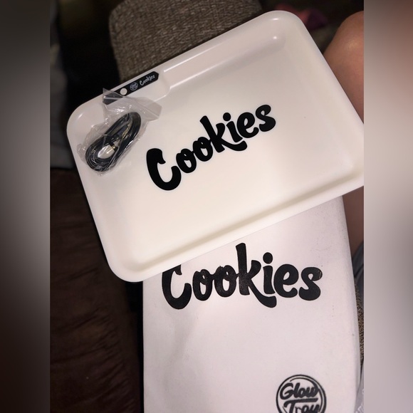 COOKIES Brand - Picture 2 of 2